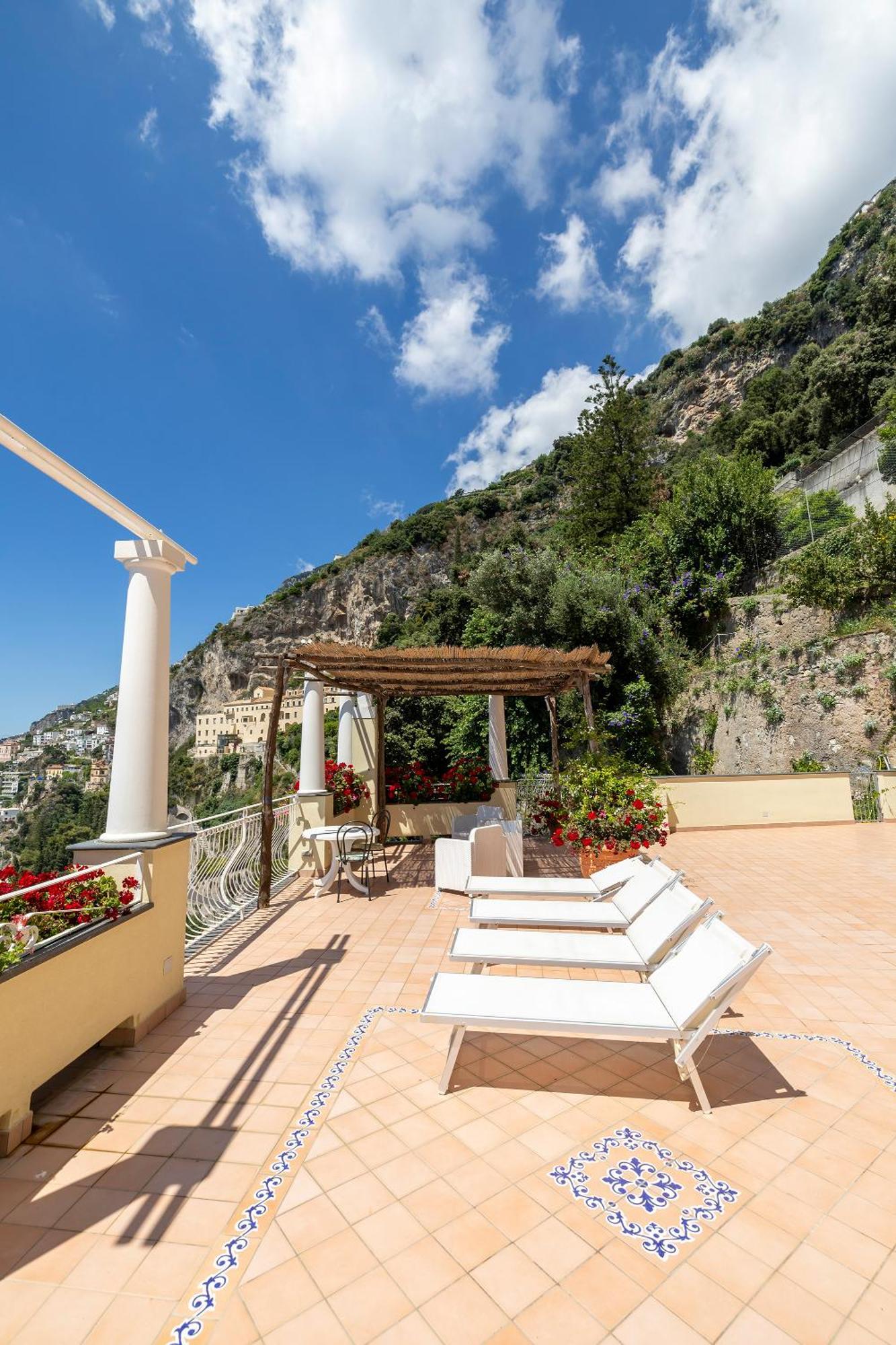 Apartments Amalfi Design Sea View Accessible By 250 Steps المظهر الخارجي الصورة